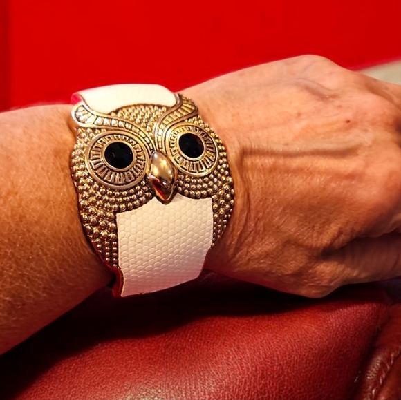 Vintage OWL Clampler Bracelet - Picture 2 of 6